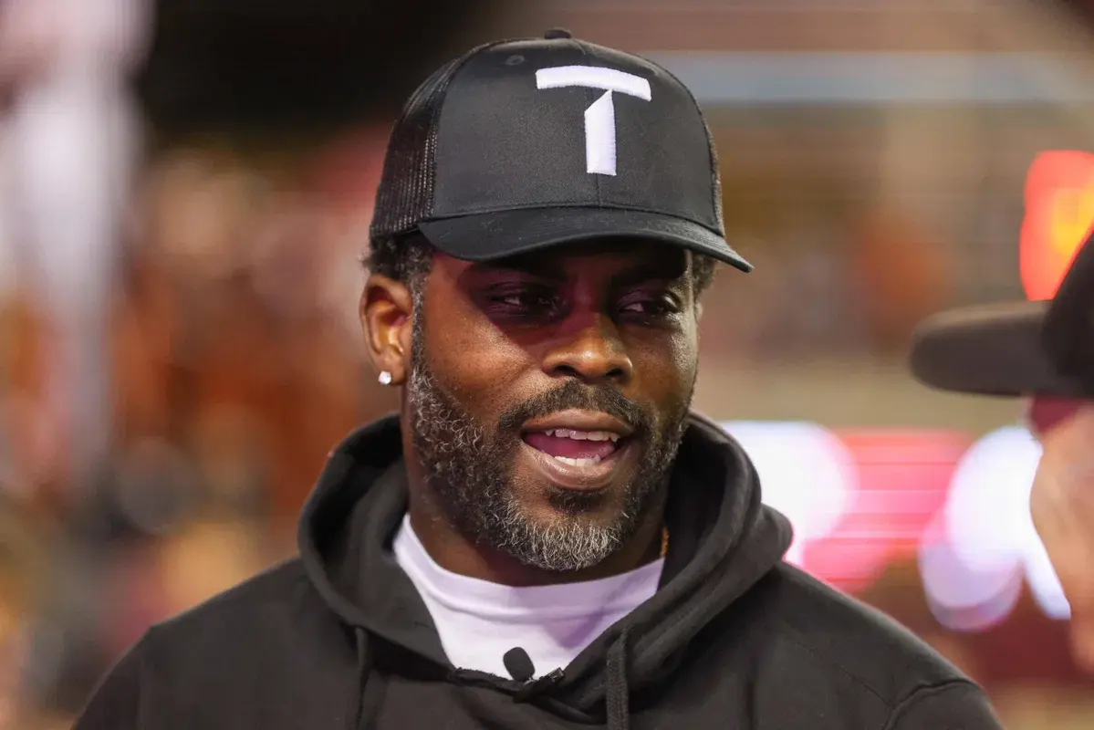 Michael Vick îl pregătește pe fiul său de 8 ani pentru debutul în fotbal american